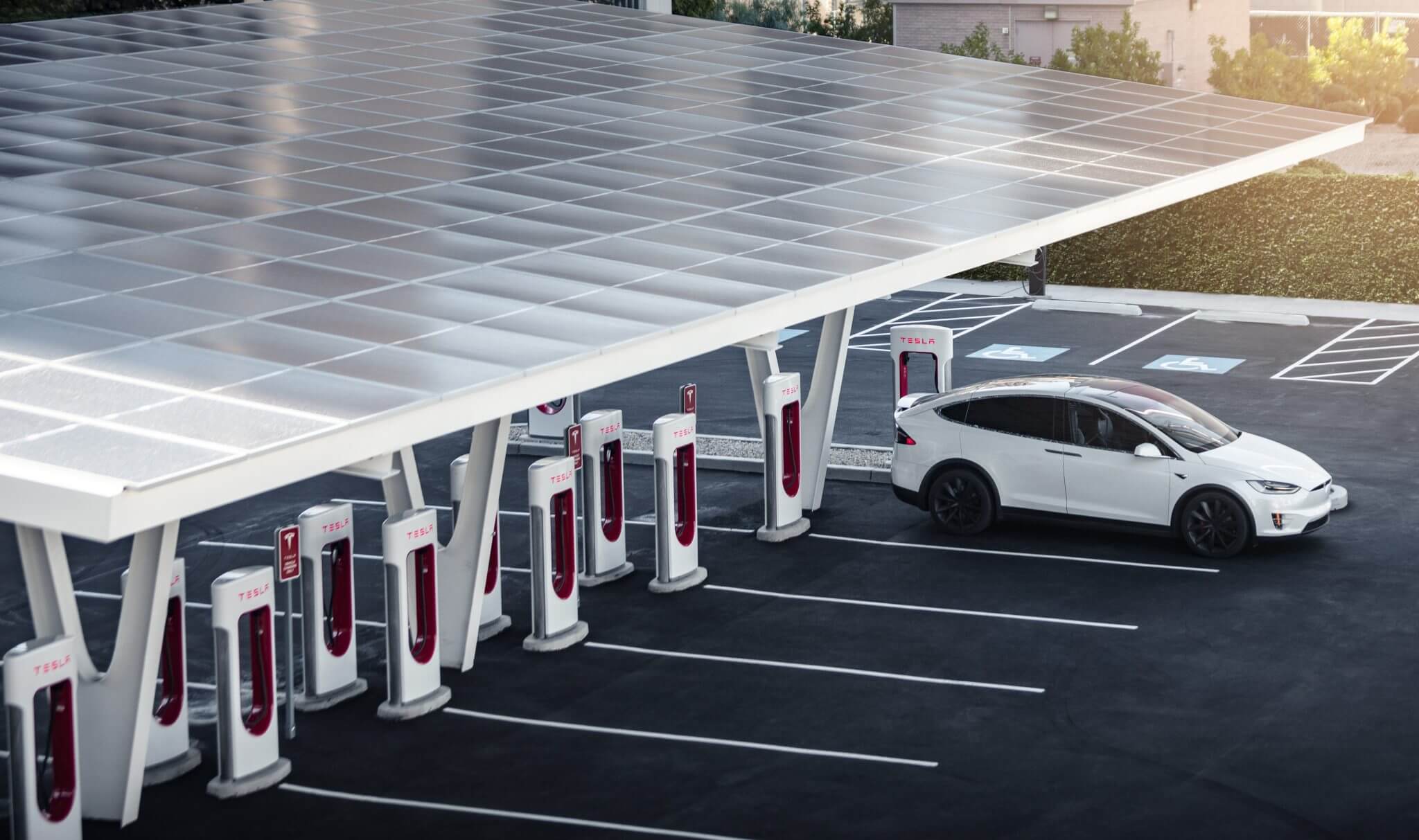Tesla-supercharger-50000-installations.jpg