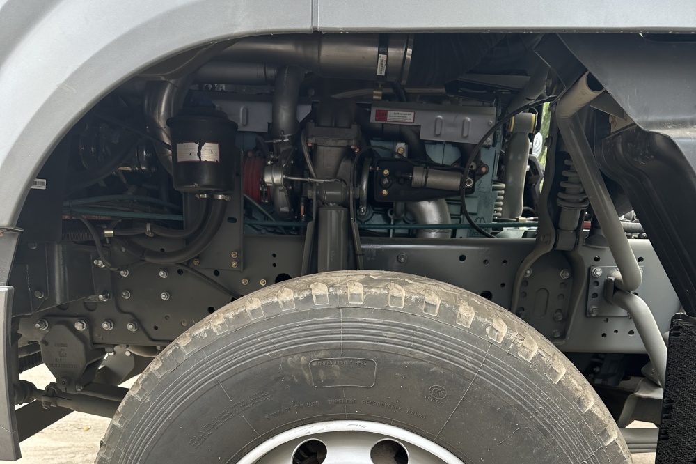 హోవో ట్రాక్టర్ ట్రక్ 64 371HP (4)