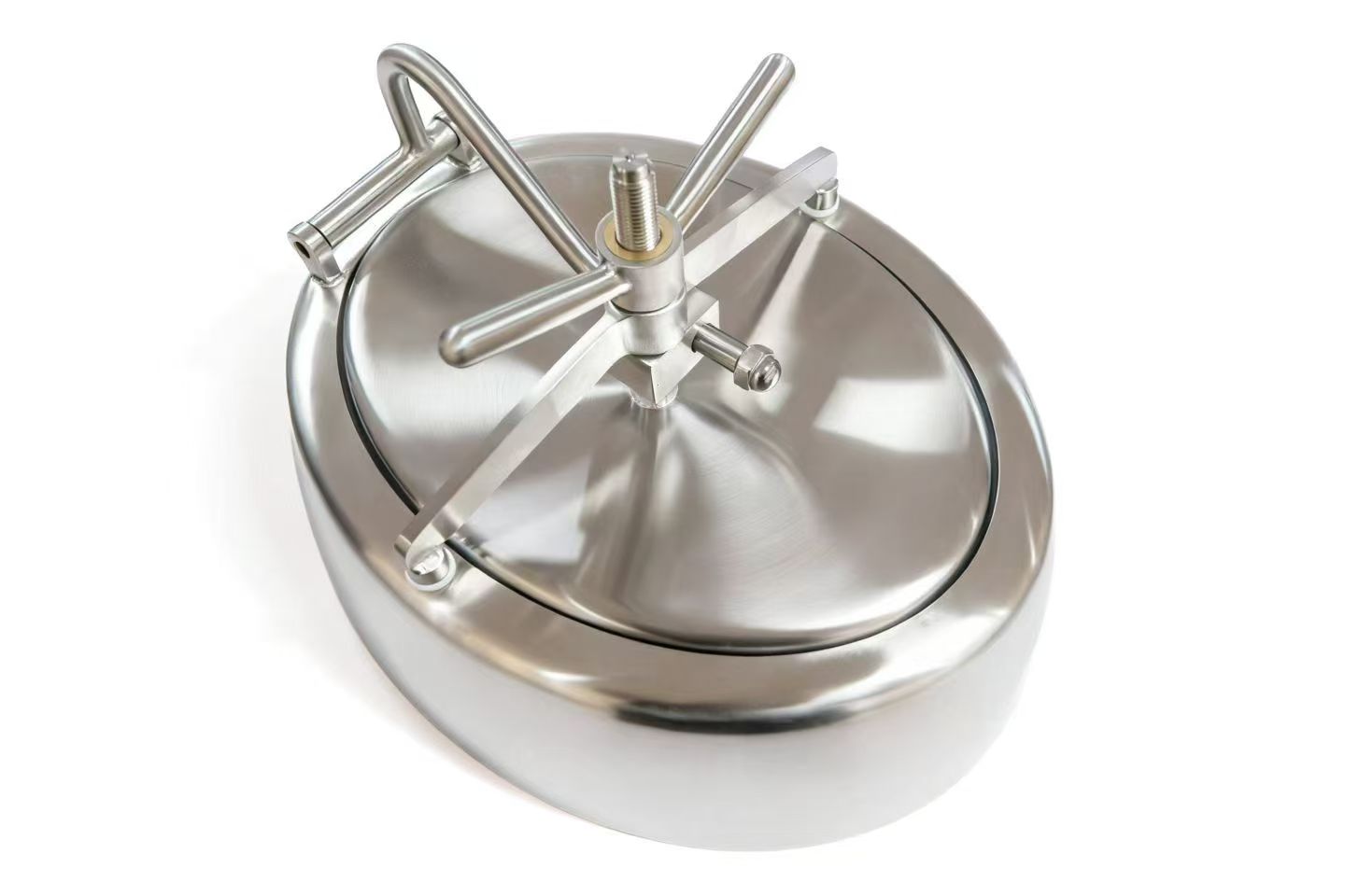 Oval vs. Rectangular Manholes on Tanks: Which One Is Right for Your Vessel?