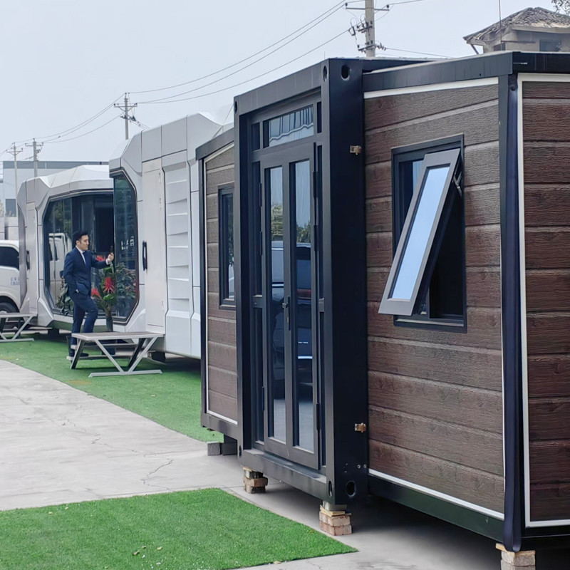 Uzbekistan Clients' Visit to Our Factory Spurs Mobile Toilet Cooperation Discussions