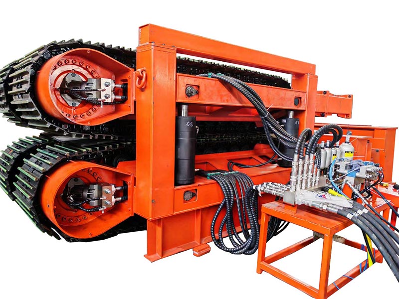 Crawler traction conveyor belt changer