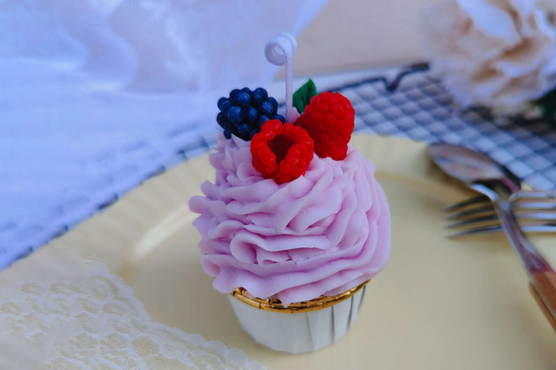 Handcrafted  Cupcake Shap Soy Wax scented Candle with  Berries Decor