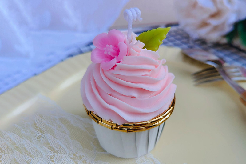 Creative Pink Sakura-Themed Cream Cupcake Aromatherapy Candle