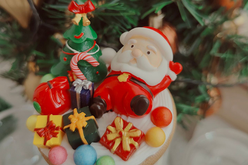Creative handmade Santa decorations scented candles for the Christmas Decor