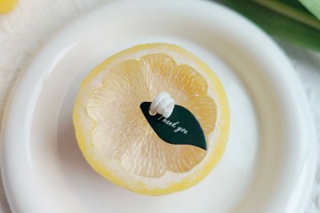 Creative Novelty Cute Fruit Soy Wax Scented Candle with Half Lemon
