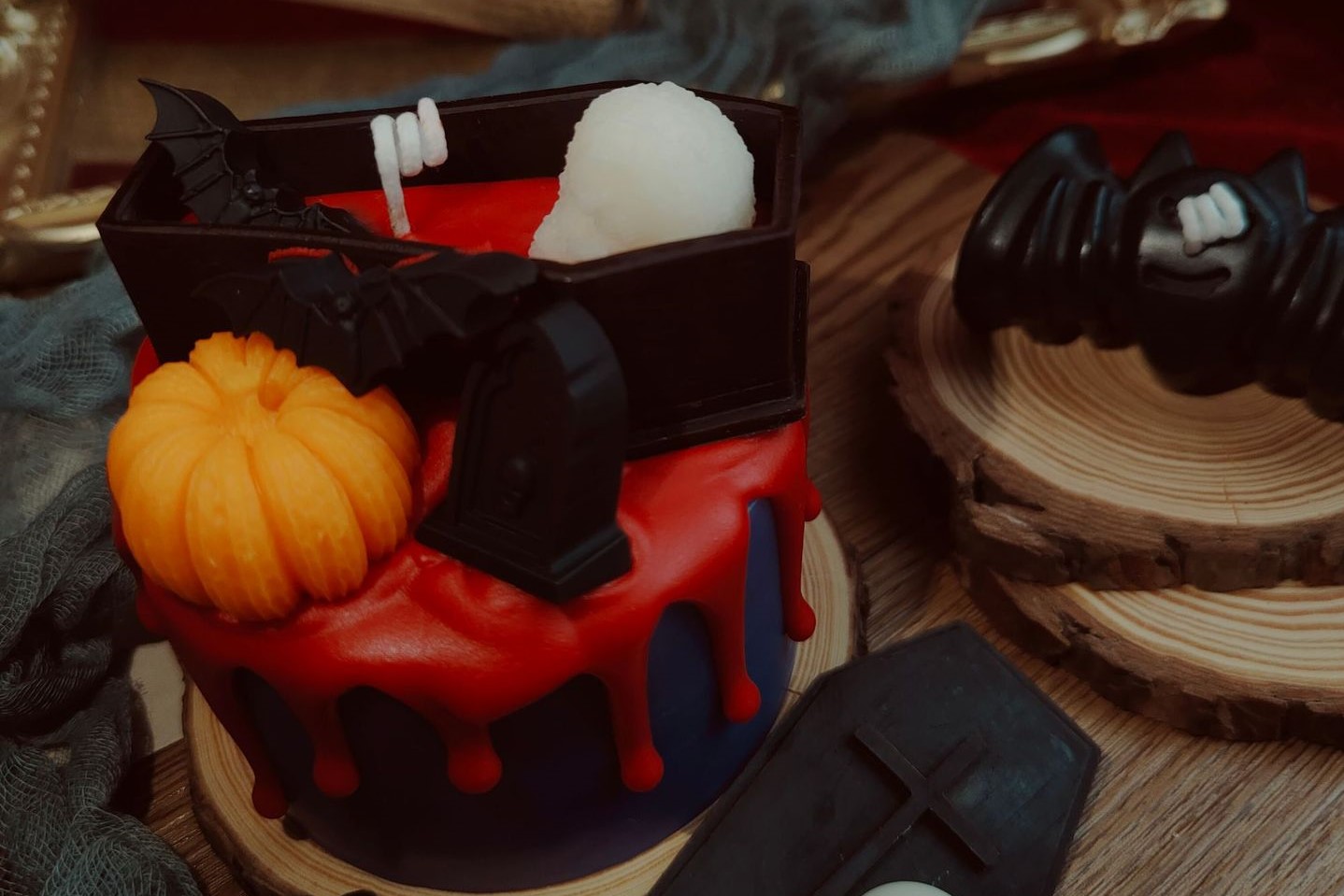 Spooky Coffin-Shaped Aromatic Candle - Perfect for Halloween!