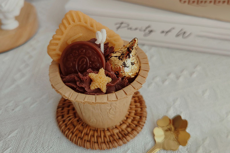 Novelty Chocolate Cupcake Dessert Soy Wax Scented Candle