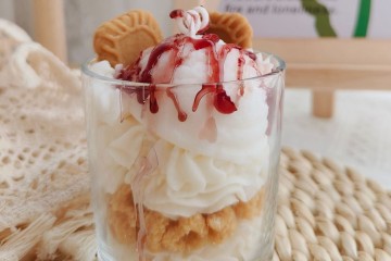 Charming Cereal Ring Ice Cream Candle - Scented Delight