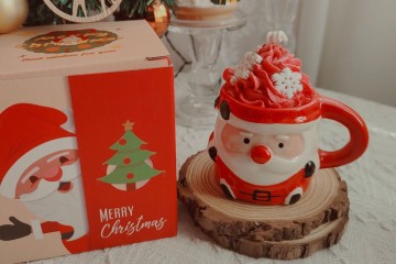 Snowflake Santa Ceramic Mug & Scented Candle Gift Set