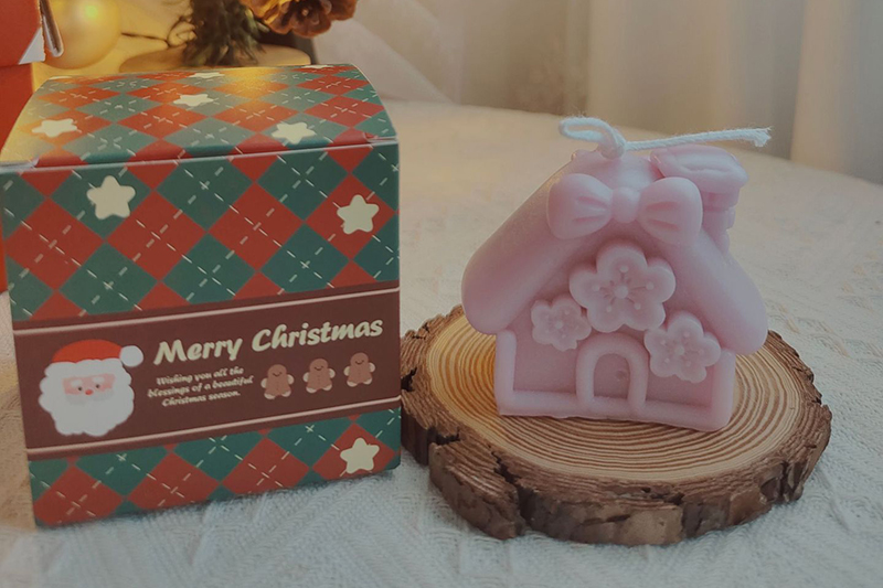 Creative handmade mini Christmas Cottage scented candle for Christmas Decor