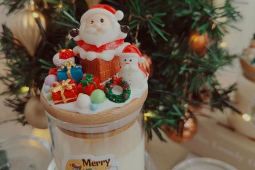 Novelty Creative Santa decorating scented candle with lid