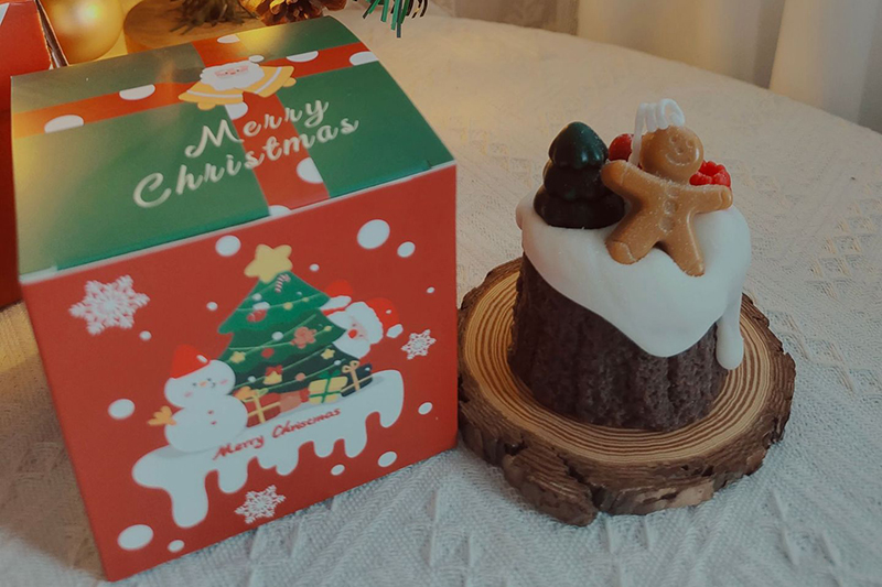 Creative Novelty Christmas gingerbread man soy wax scented candle