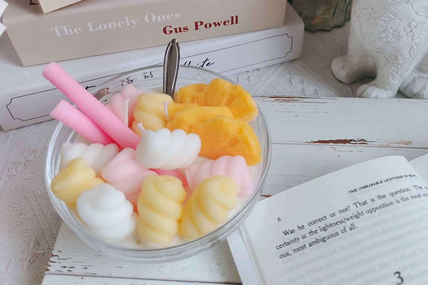 Marshmallow Bowl-Shaped Scented Candle - Cozy & Cute!