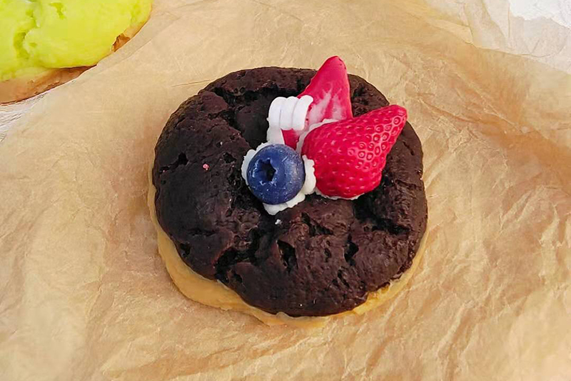 Creative Strawberry Chocolate dirty Bun bread Scented Candle with Handmade