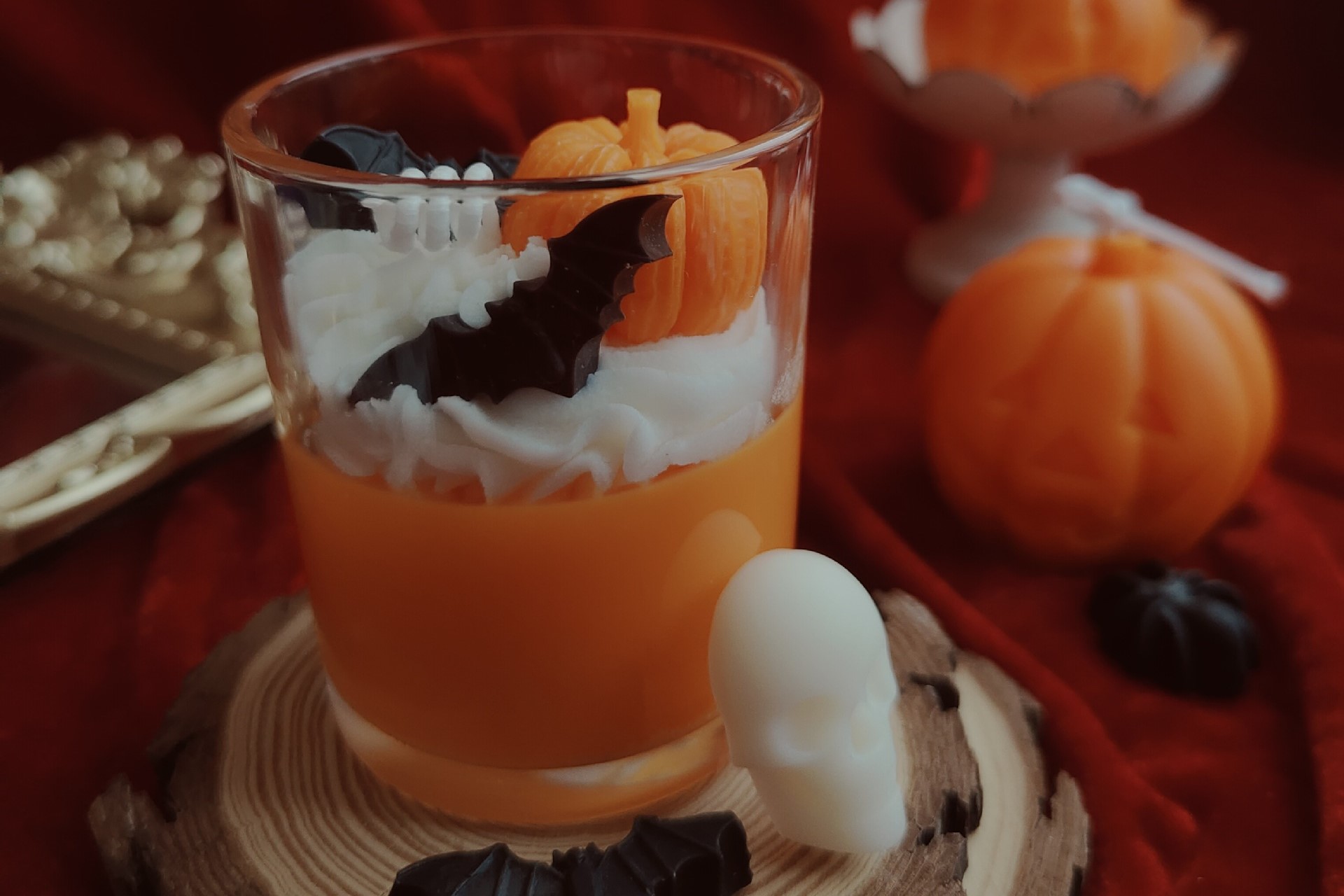 Pumpkin Bat Candle: Halloween Aromatherapy Delight