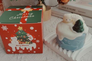 Arctic Bear Cake Scented Candle - Cozy Winter Vibes