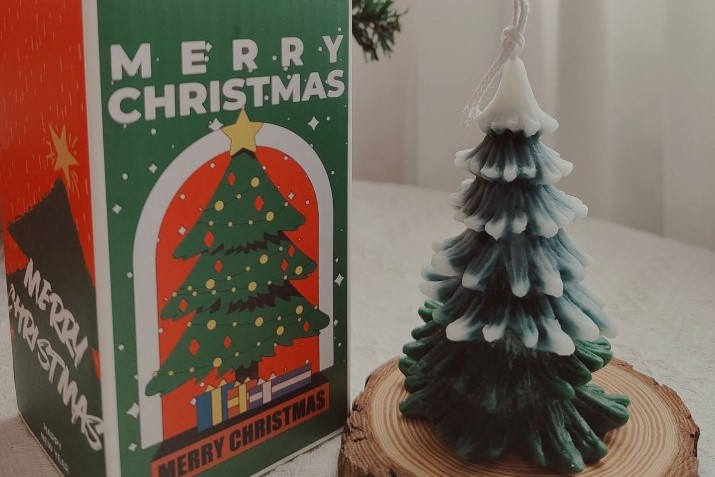 Evergreen Needle Christmas Tree Scented Candle