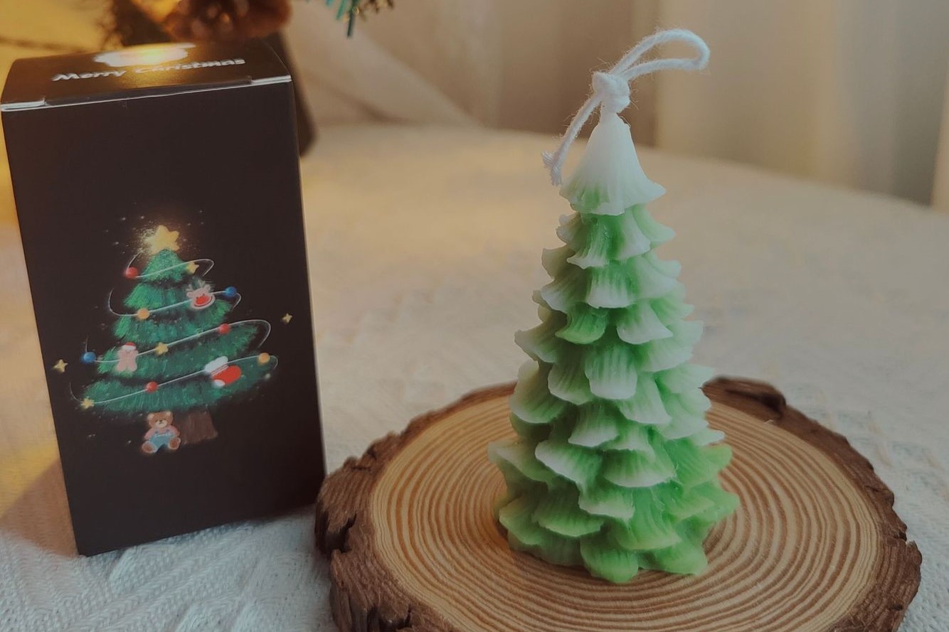 Mini Green Cedar Tree Shaped Aromatherapy Candle
