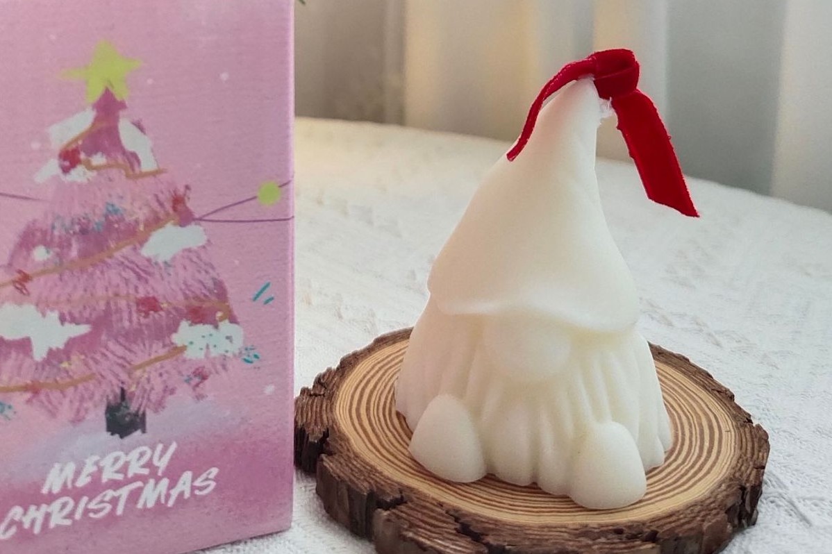 White Santa Candle - Charming Aromatherapy Decor
