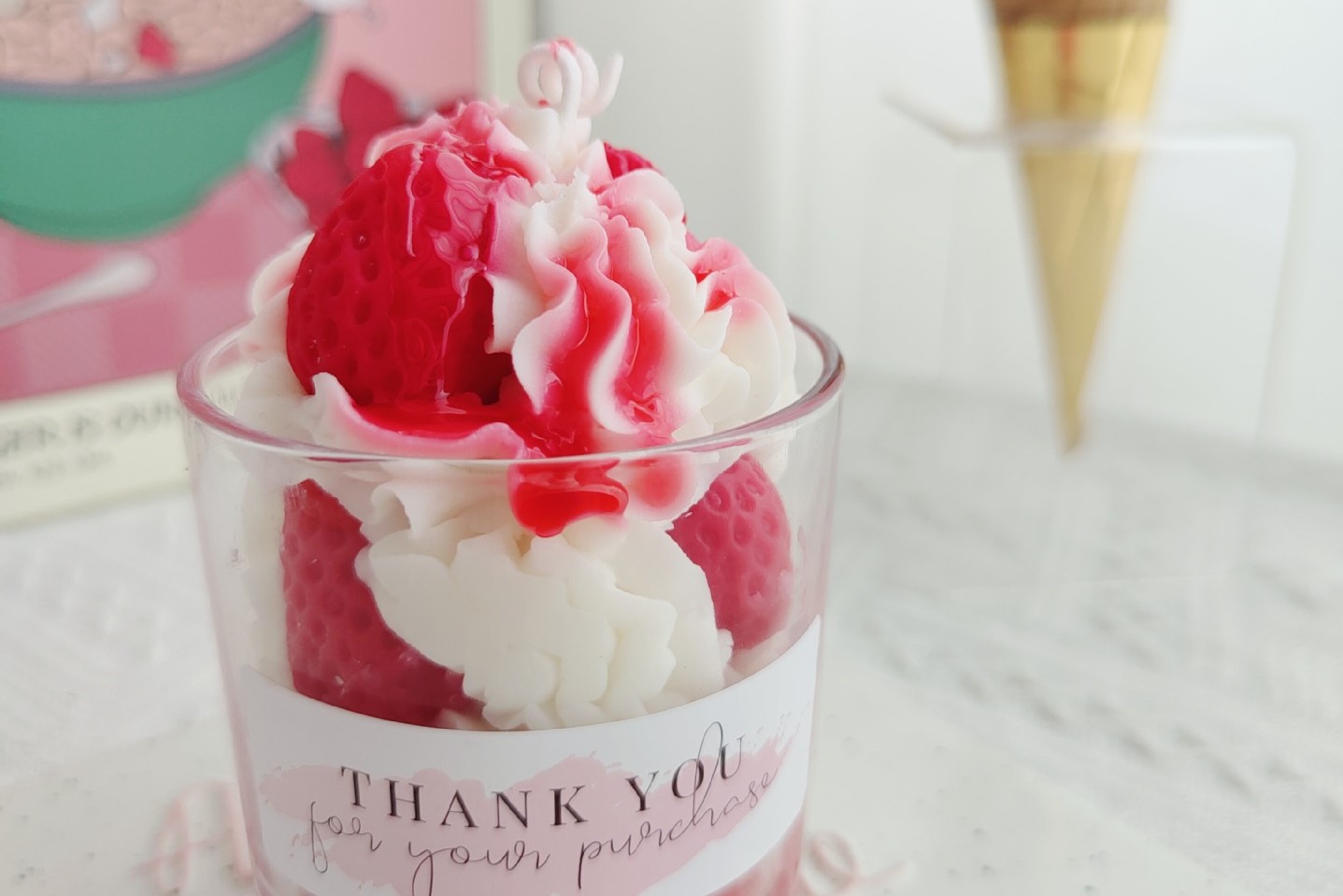 Strawberry-Shaped Aromatherapy Candle - Delightful Fragrance
