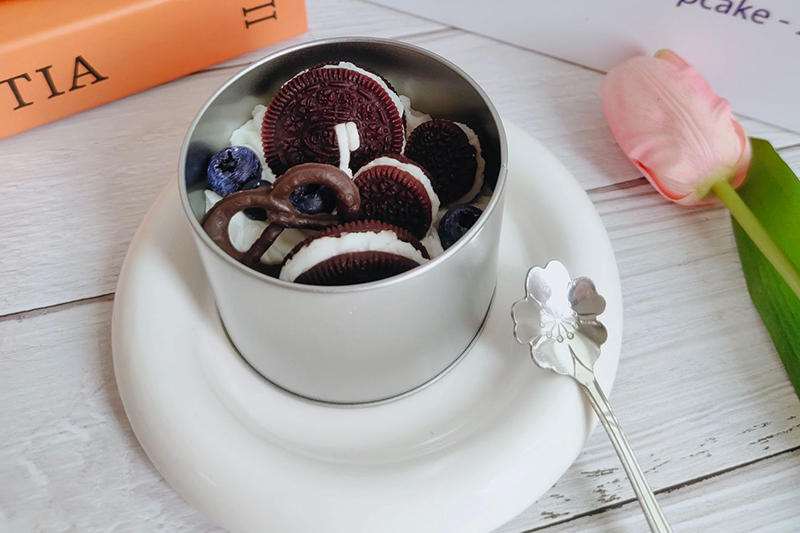 Novelty handmade crative Tin cake dessert scented candle by Oreo cookie decor
