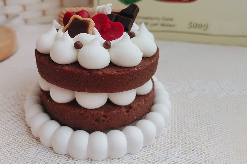 Chocolate Cake Scented Candle - Perfect for Home Decor
