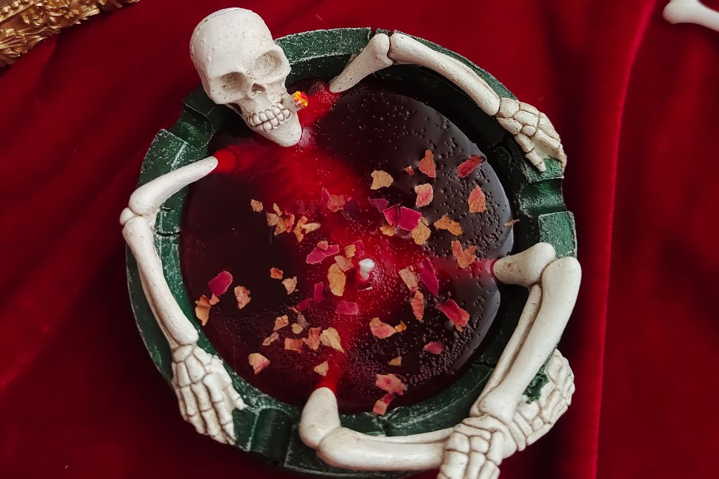 Skull-Shaped Bath Aromatherapy Candle