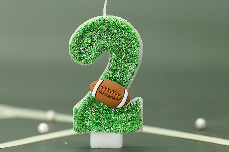 Fresh Green Sports series rugby decorations adorn birthday candle