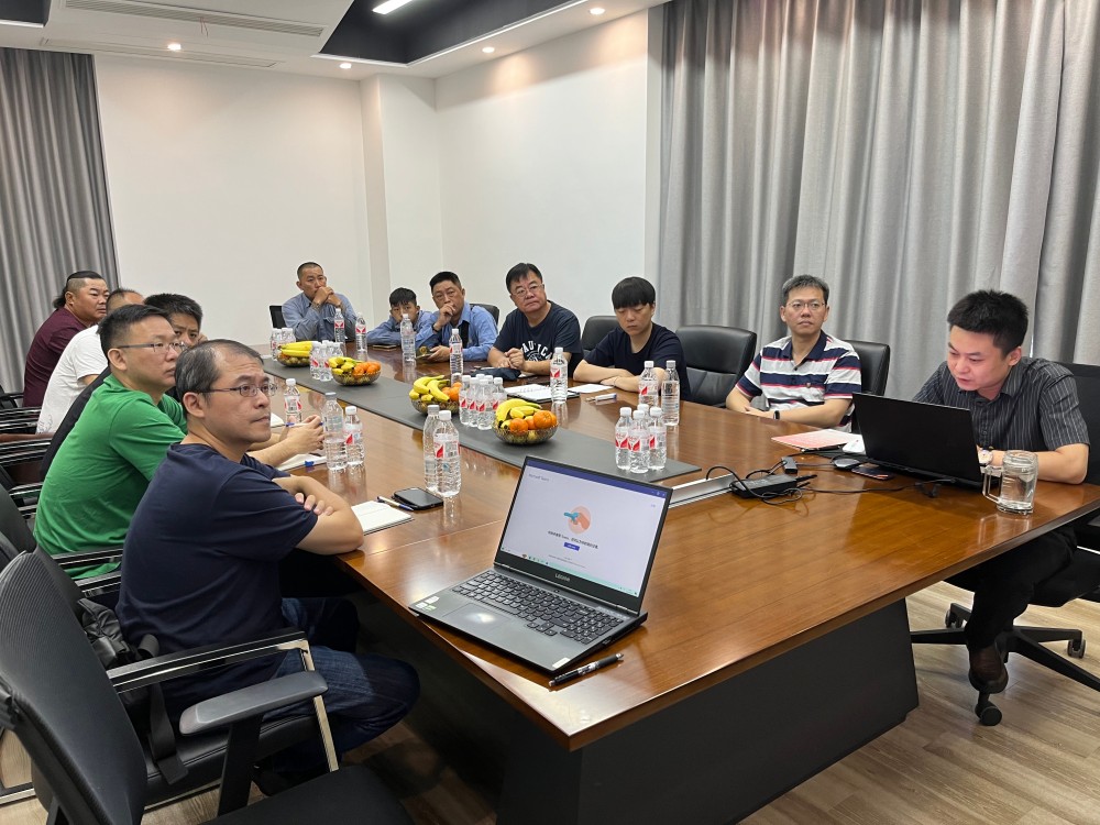 सिंचोल्ड ने ताइवानी ग्राहक के लिए पेशेवर थर्मिट वेल्डिंग प्रशिक्षण आयोजित किया।