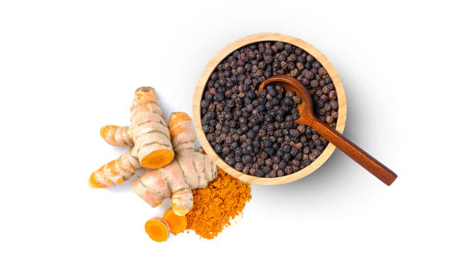 combining black pepper with turmeric.jpg