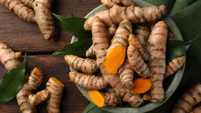 Tetrahydrocurcumin is a hydrogenated derivative of curcumin extracted from turmeric roots.jpg