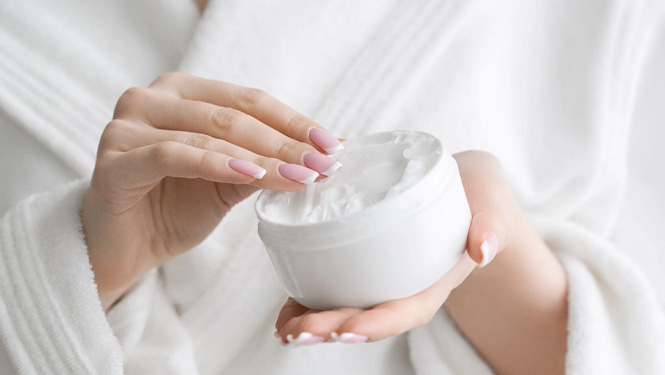 The final step is to apply Aloins Cream to replenish moisture and soothe the skin.jpg