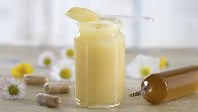 The Sweet Secret of Royal Jelly Honey: A Natural Superfood for Health and Wellness