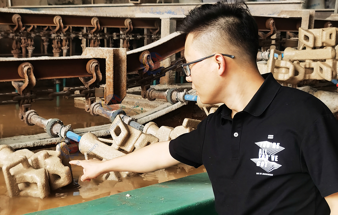 Robotic dipping arm at work_2