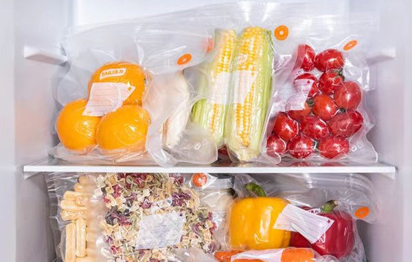 Jenny's Surprise Discovery: The Miracle of Vegetables in the Fridge