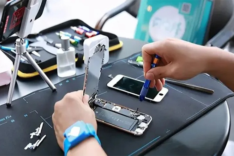 Bayan kasuwa iPhone LCDs bincike