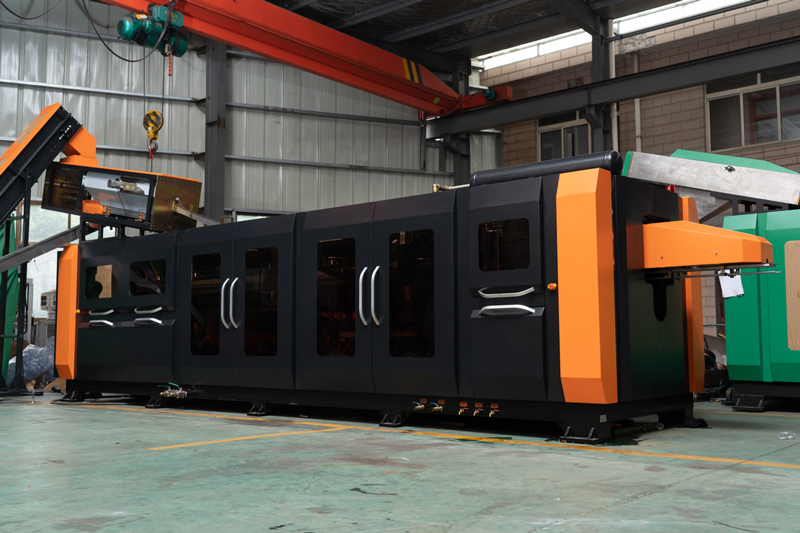 Blow-Molding-Machine