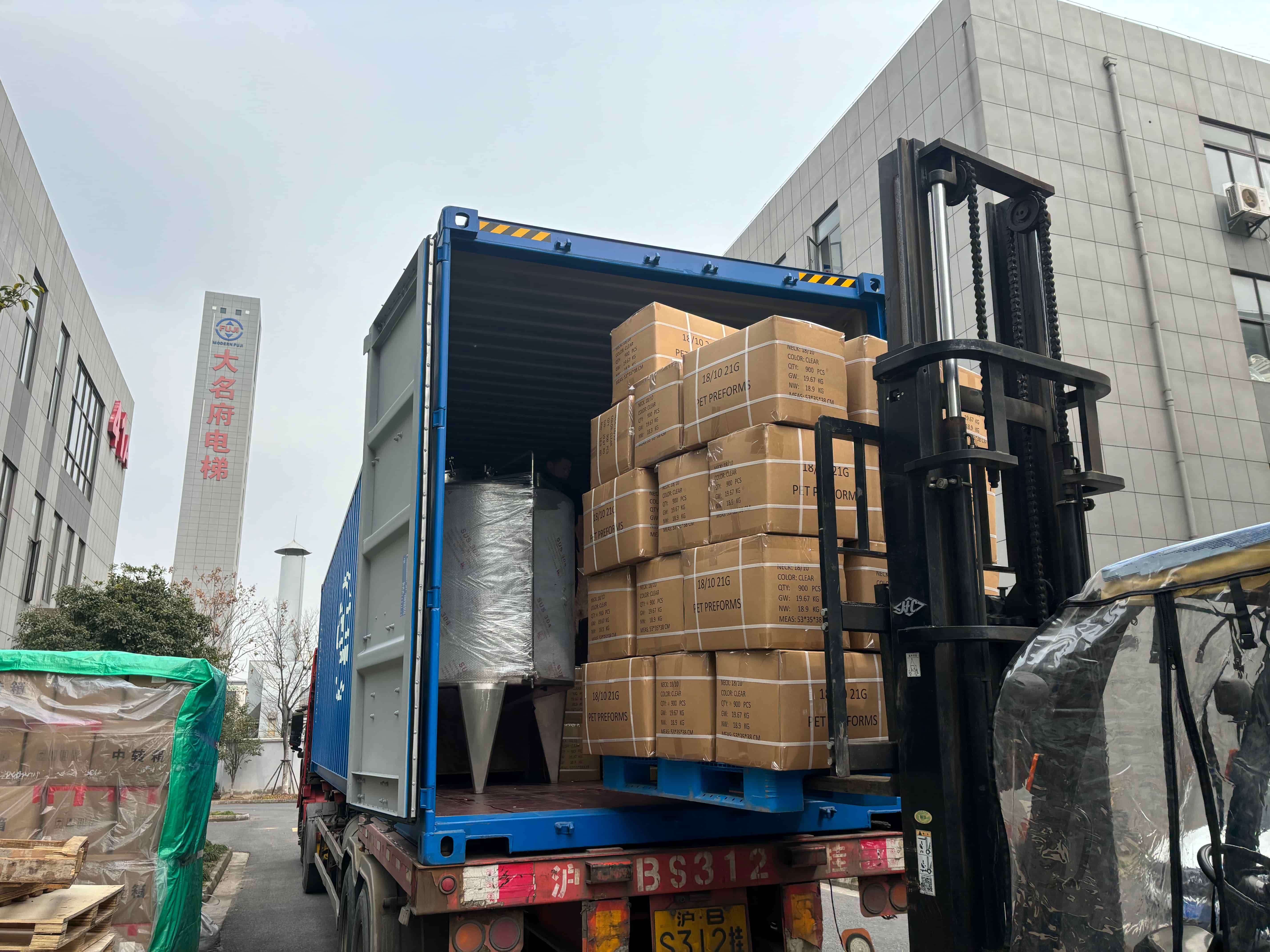 CSD Mixing System, Blowing Machine And Preforms To Costa Rica