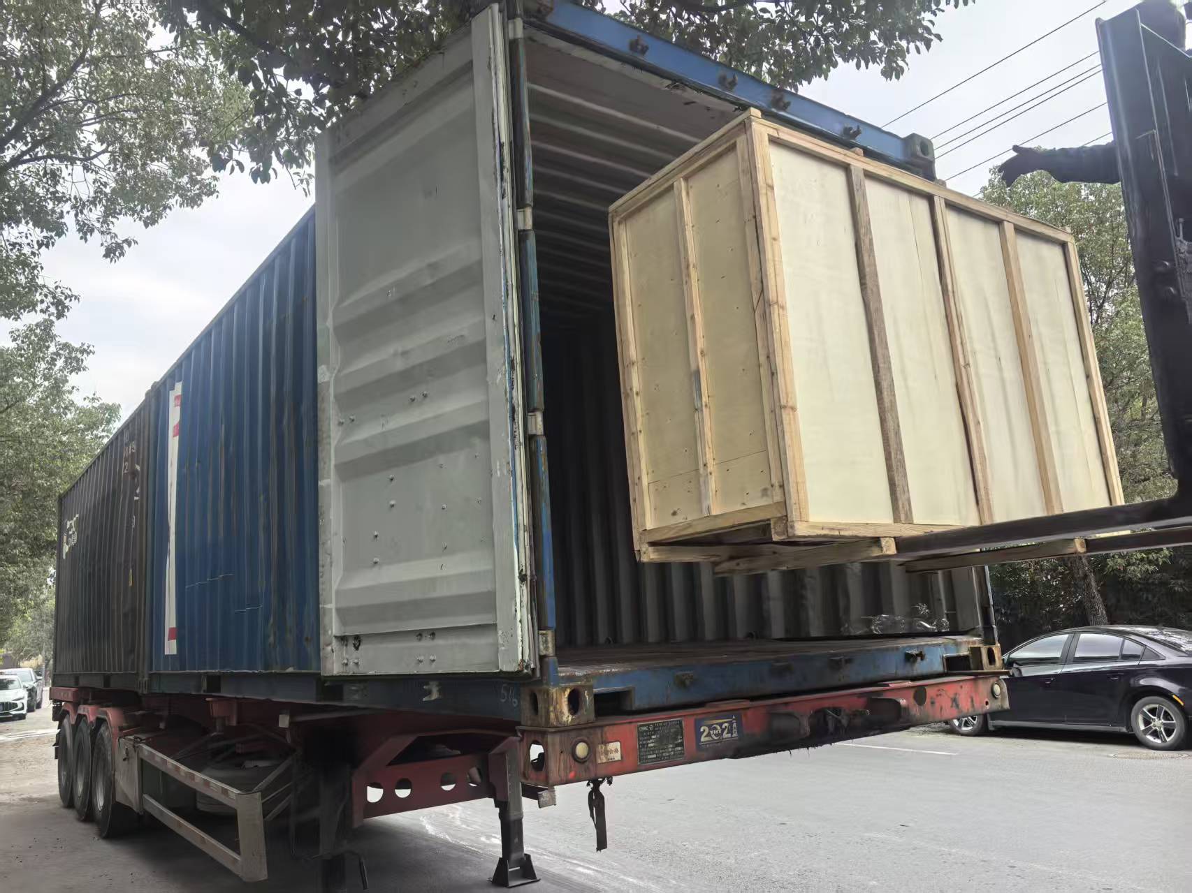 Cosmetic Bottle Blow Molding Machine And Preform Injection Molding Machine To Brazil