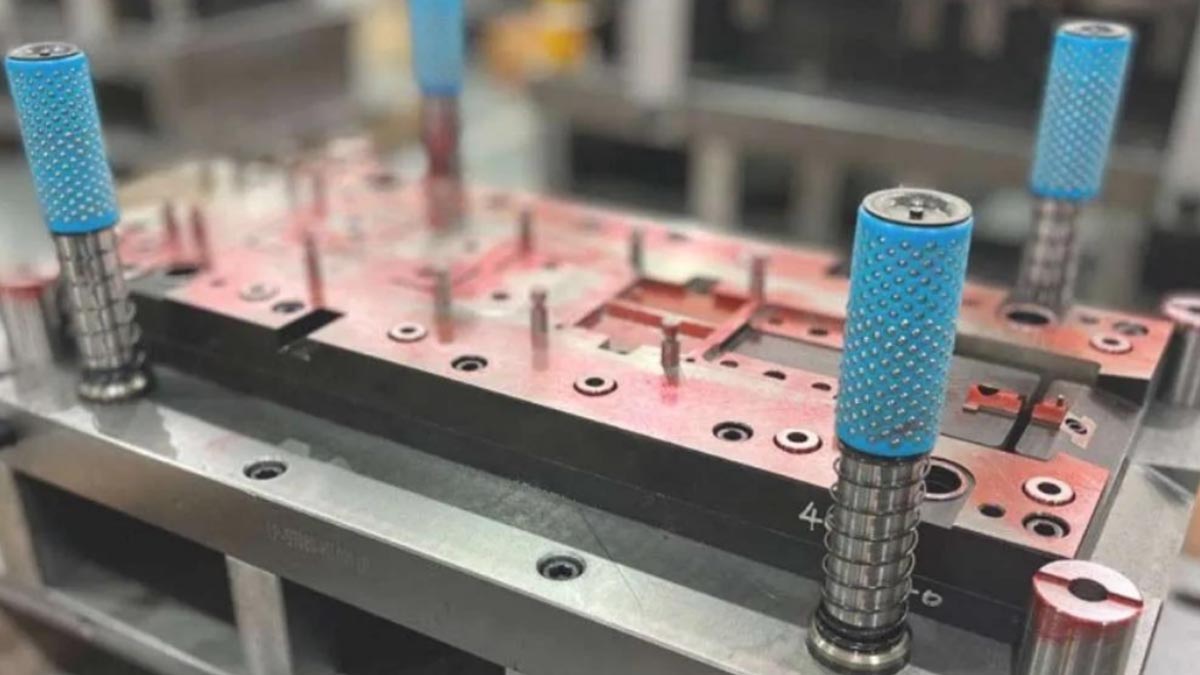 SMC Compression Molding Process: A Complete Workflow Guide for Industrial Buyers