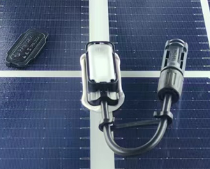 Application of Lingchen PLC in photovoltaic capping machines