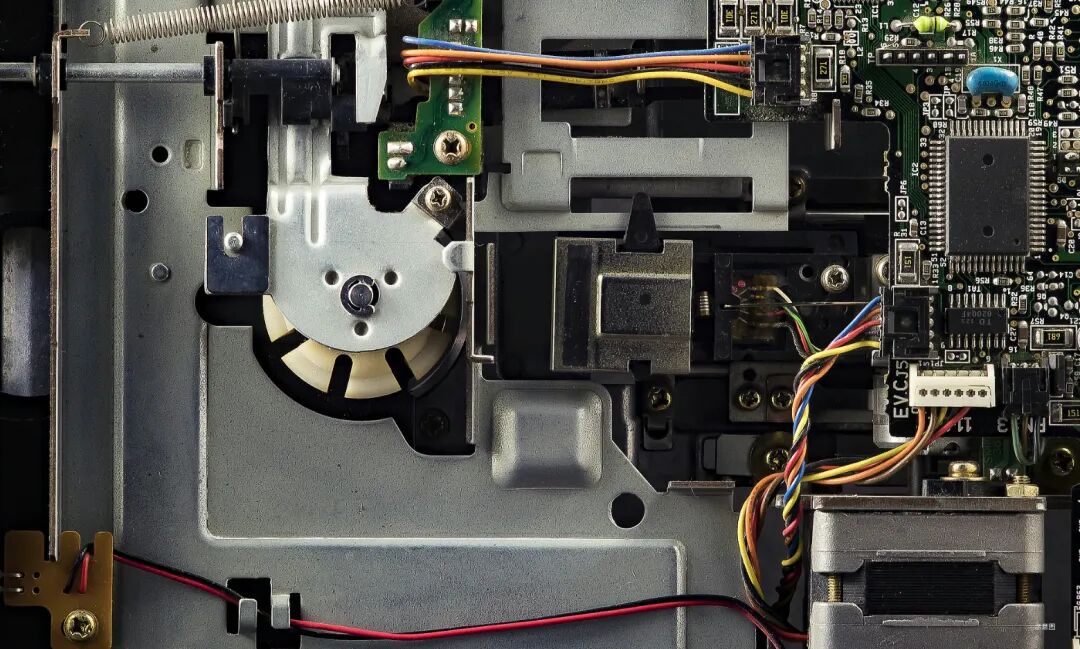Application of Lingchen Technology PCIE-M60 Motion Control Card in Vision Sorting Machine