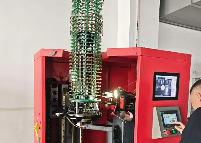 Lingchen PLC empowers visual guidance button removal machine