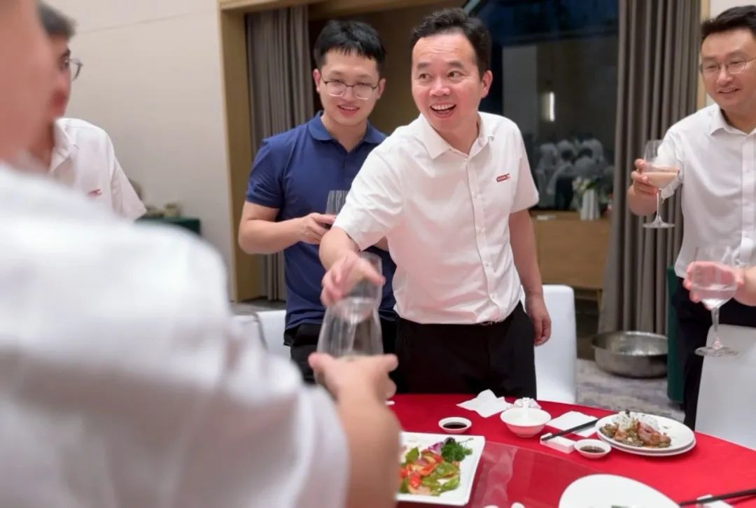 Join Hands for Progress and Win the Future - Lingchen Technology Mid Year Conference Successfully Ends6.jpg