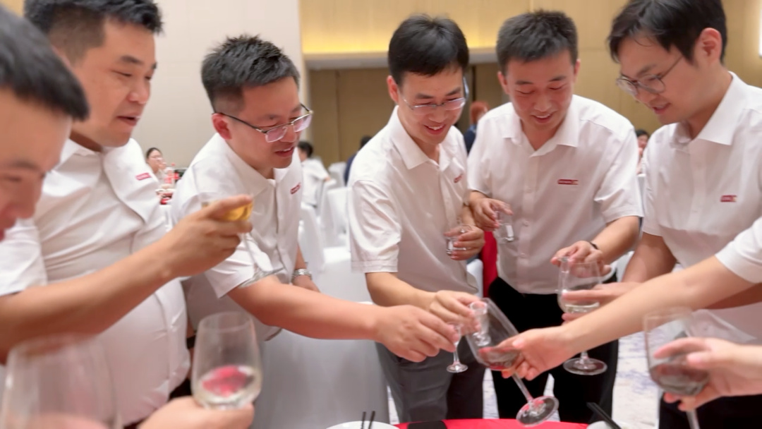 Join Hands for Progress and Win the Future - Lingchen Technology Mid Year Conference Successfully Ends9.jpg