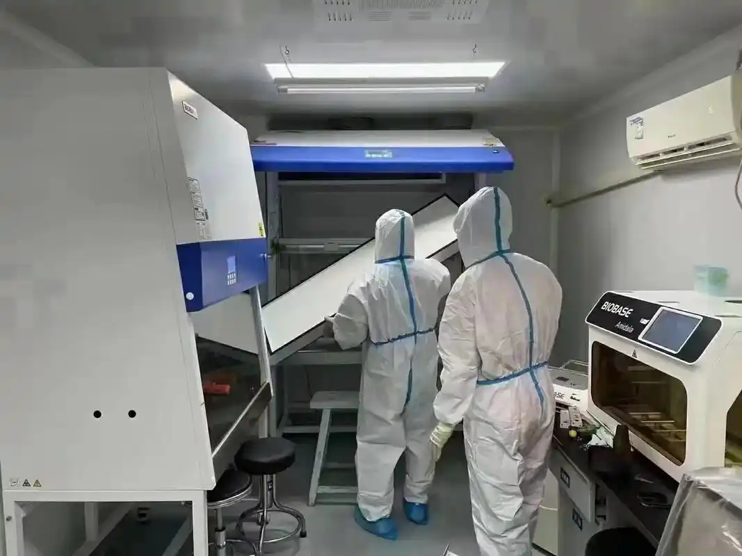 Профессиональная установка HEPA-фильтров: важнейший барьер для качества воздуха в чистых помещениях.