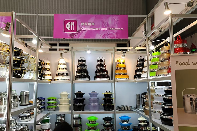 "Canton Fair: Showcasing Premium Kitchenware Innovation"