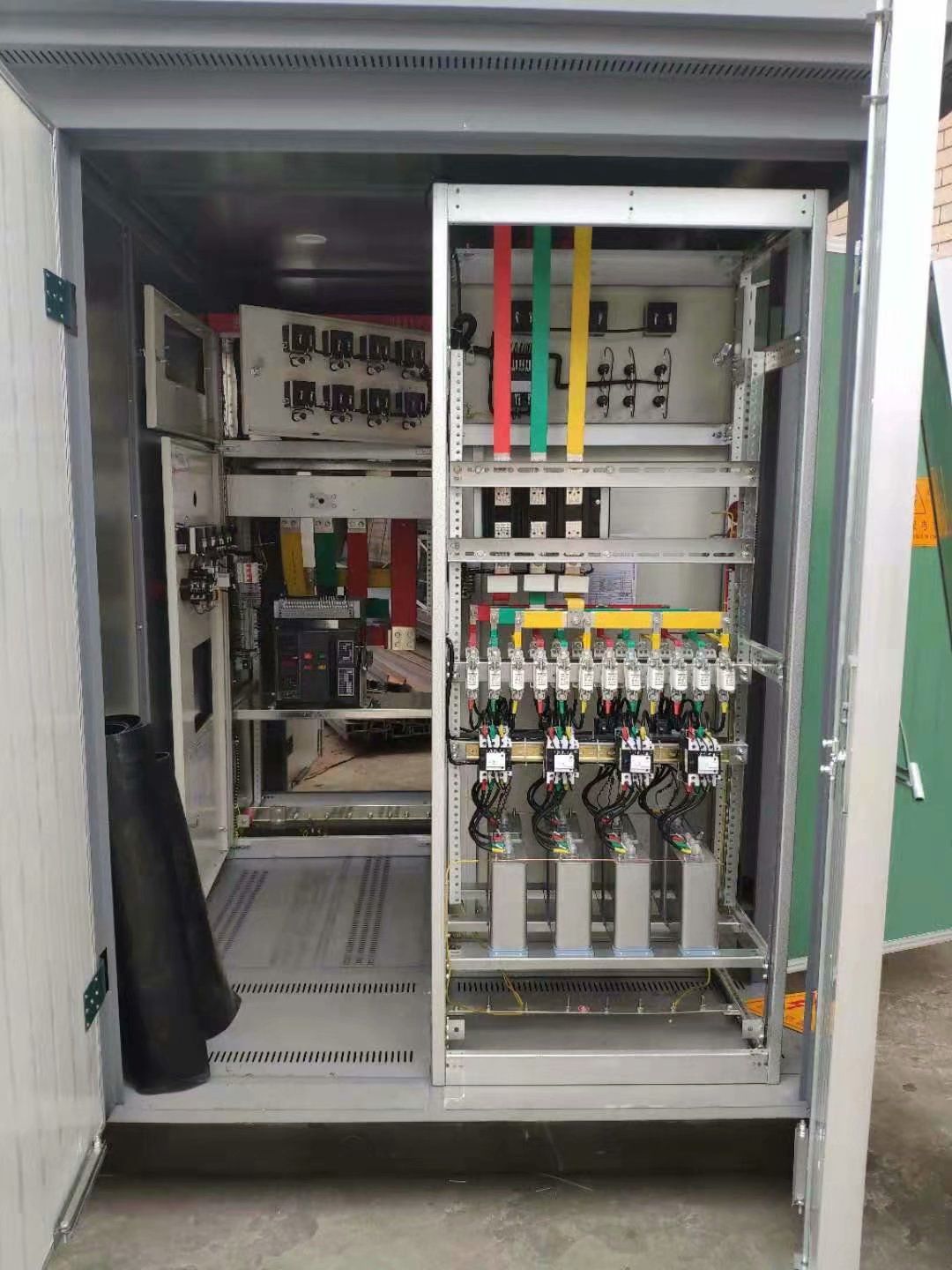 Switch cabinet circuit