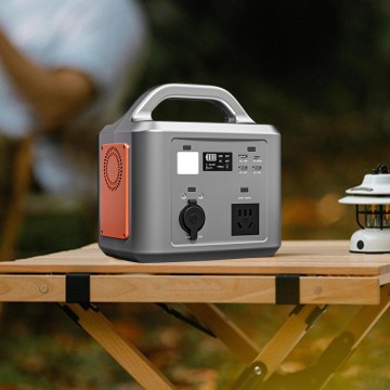 solar portable power station (600w )