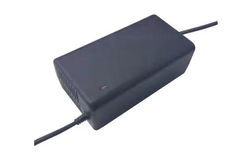 200W Series Desktop Battery Charger1